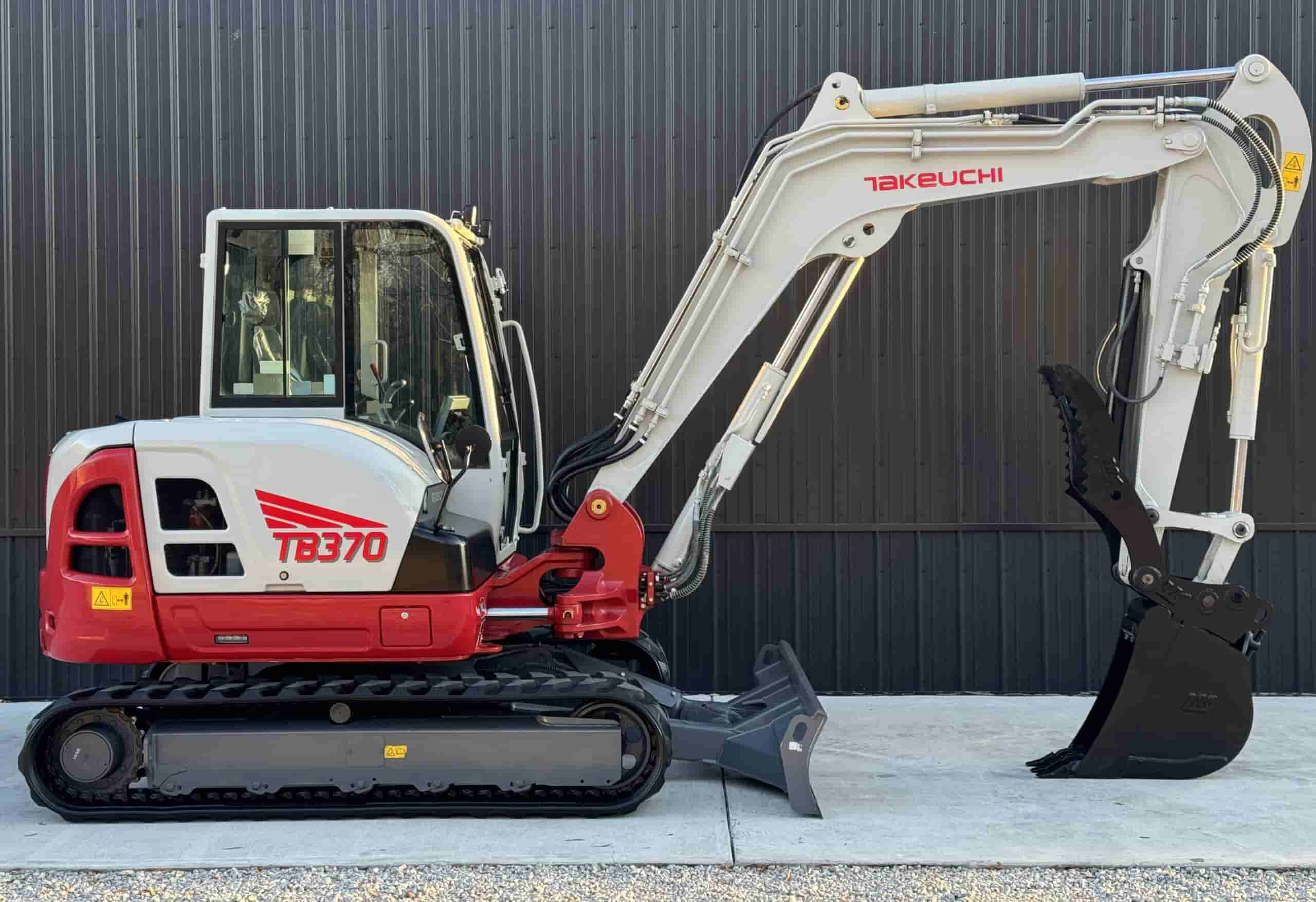 2022 TAKEUCHI TB370 4 Buckets
